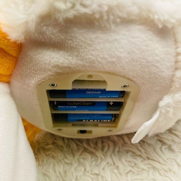 Cuddle Barn Animated Mother Goose 14" Reads aloud 5 Mother Goose Favorites - Picture 4 of 7